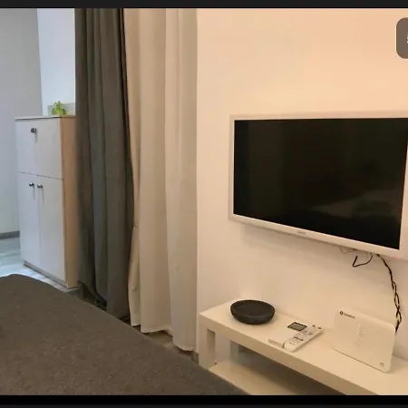 Appartement Small Budget Diamond In Agias Sofias.