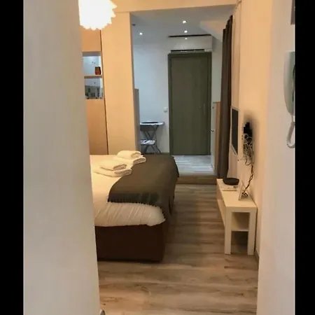 Small Budget Diamond In Agias Sofias. Appartement *
