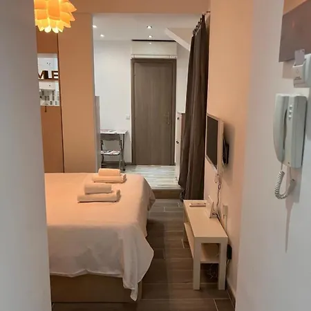 Small Budget Diamond In Agias Sofias. Appartement *