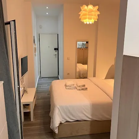 Small Budget Diamond In Agias Sofias. Appartement